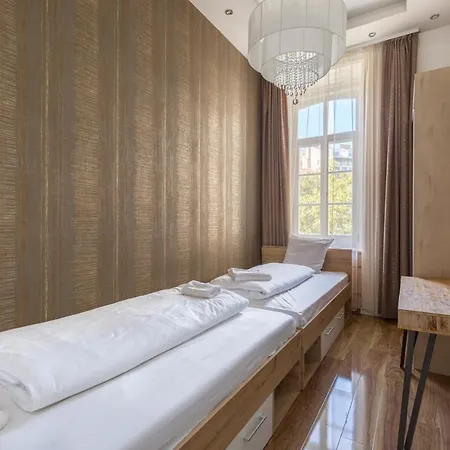 아파트 Luxury Dream At The Basilica 3br/2bath 부다페스트