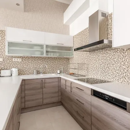 Luxury Dream At The Basilica 3br/2bath * 부다페스트